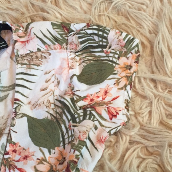 F21 Tropical Romper - Picture 3 of 7